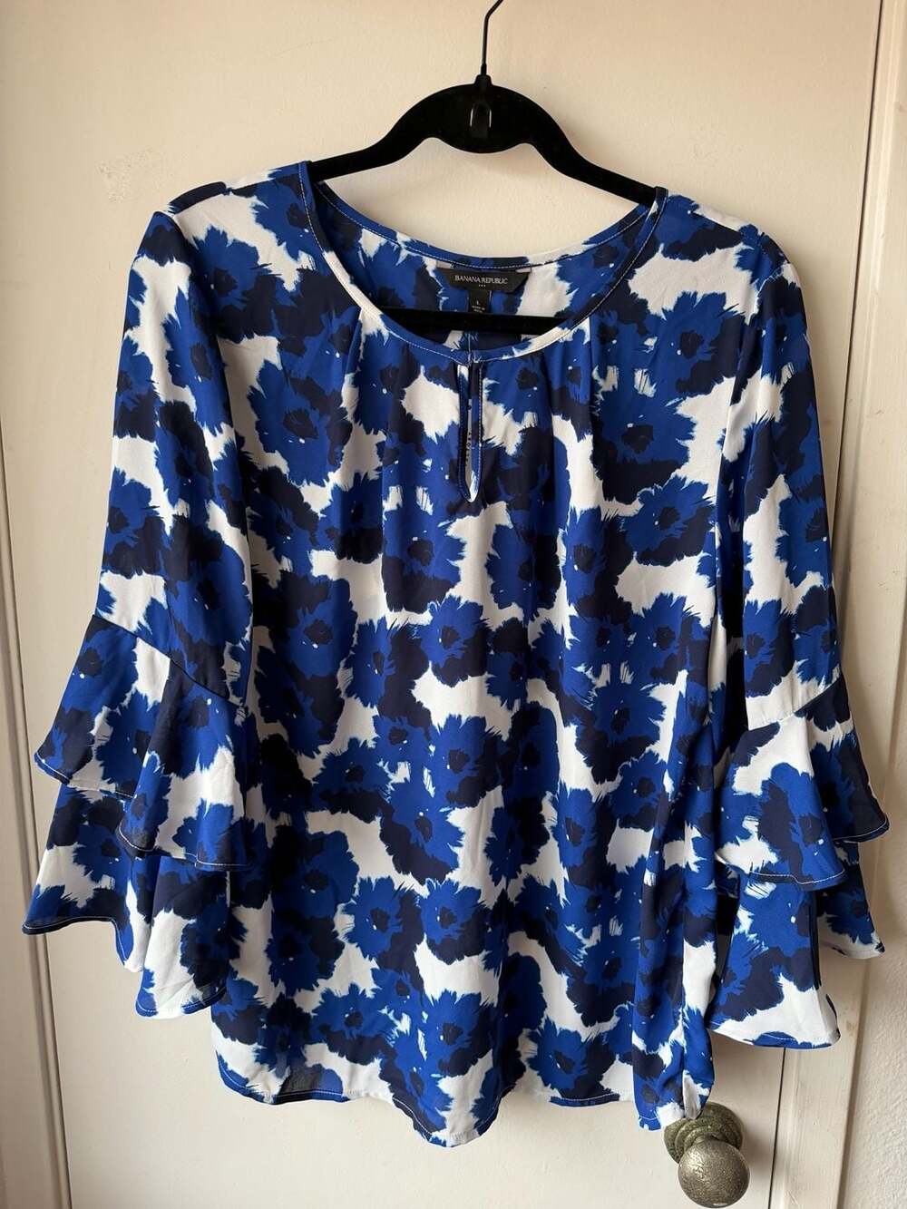 Banana Republic Floral Ruffle Sleeve Top Size L Blue White